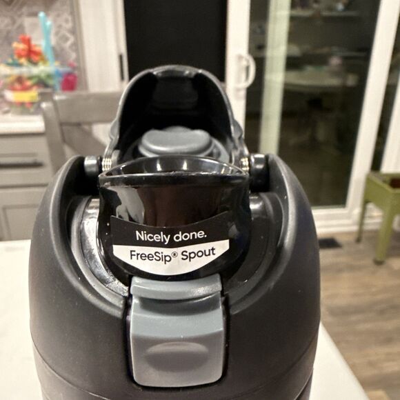 Owala FreeSip Insulated Stainless Steel Water Bottle Straw 24oz Very Very Dark - Picture 8 of 10